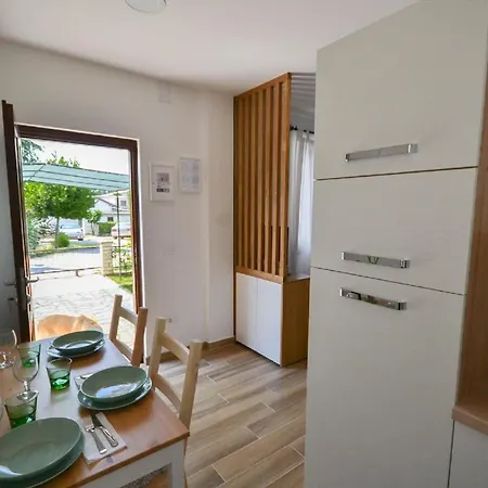 Gemuetliche Mit Klimaanlage, Wlan Und Entspannender Terrasse Karpinjan
